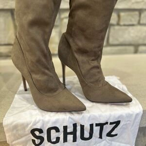 SCHUTS BOOTS, winter suede stretch mouse-Mislane size 6.5 new with a box
